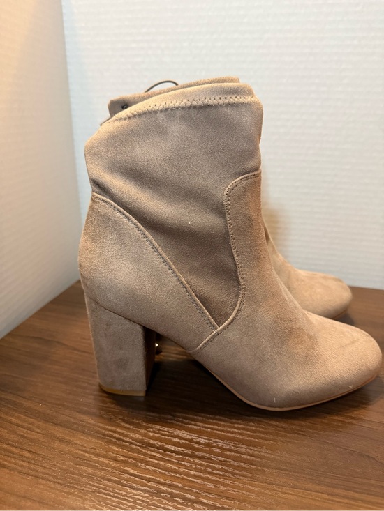 Chinese Laundry Shoes - Chinese Laundry Taupe Suede Block Heel Booties Size 8.5